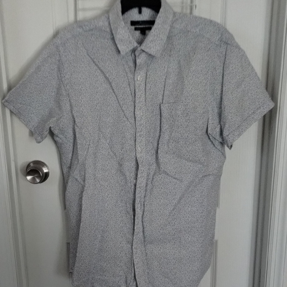 Marc Anthony Men's Casual White And Blue Button Down Shirt